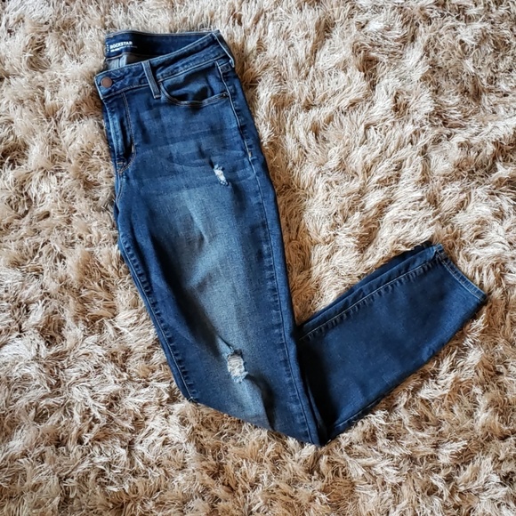 OLD NAVY 8 Rockstar, long, mid rise distress denim - Picture 4 of 4